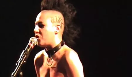 Ariel sa che i suoi test sono seguiti da dieci video gay italiani porno persone ... (2013)