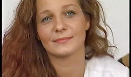 Ariel ama una buona sculacciata, sculacciata o sculacciata con un porno gay gratis italiani bastone... (2015)