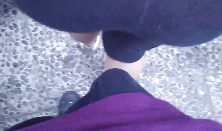 Tracy si allaccia il colletto al video froci italiani collo... (2013)