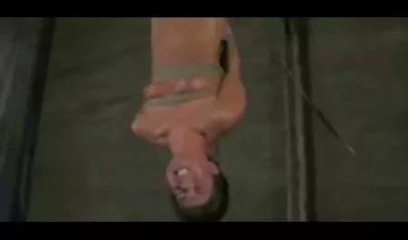 Generatore video porno italiani gay di dolore.