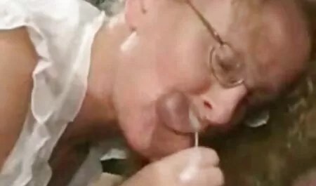 Unghie gay italiani porno in Capezzoli (difficile da giocare)
